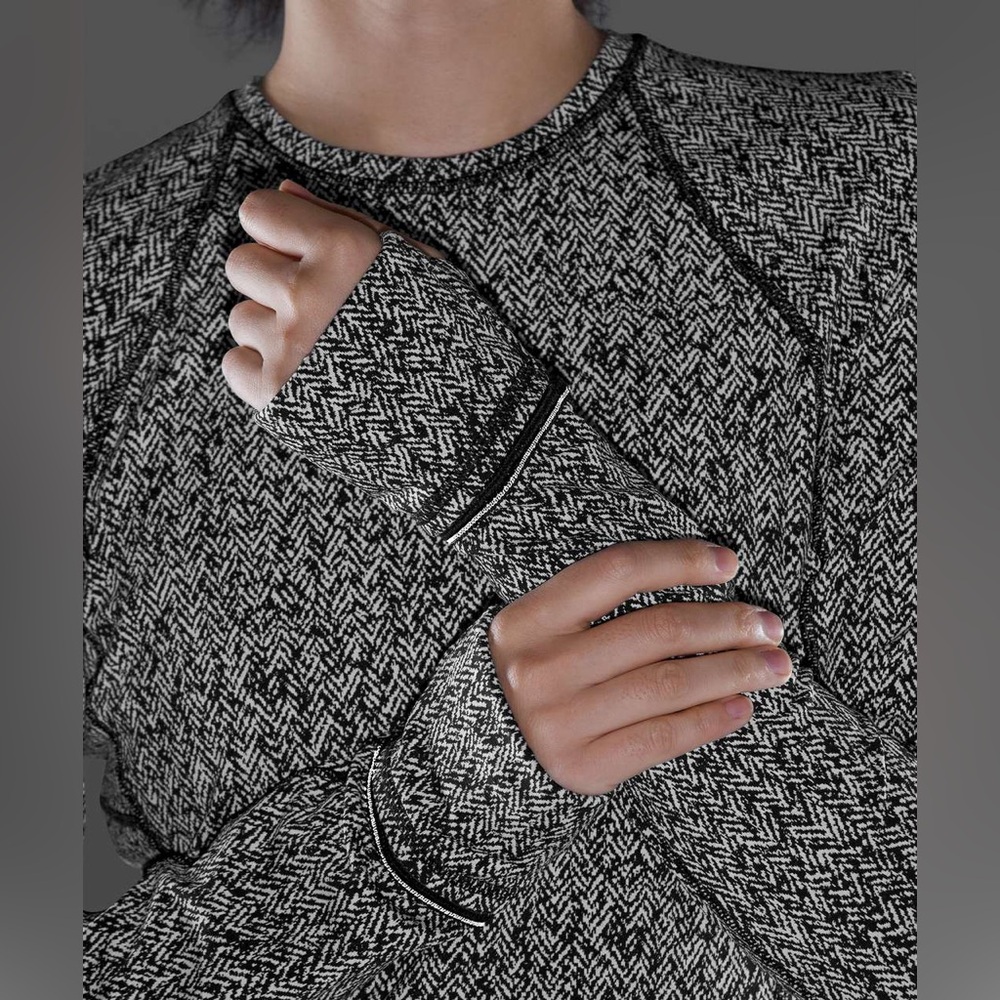 Lululemon Runderful Long Sleeve Running Top Thumb Holes Activewear Workout Gym